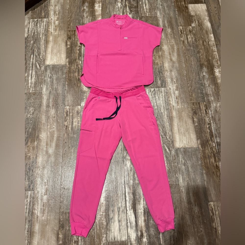 Figs Scrub Set. Like new. Bright Fuschia
